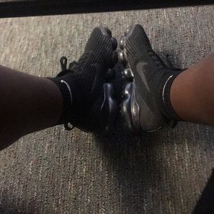 Meet your Posher, Roman